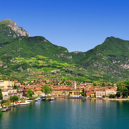 Appartamento Lara - Happy Rentals Riva del Garda Exterior foto