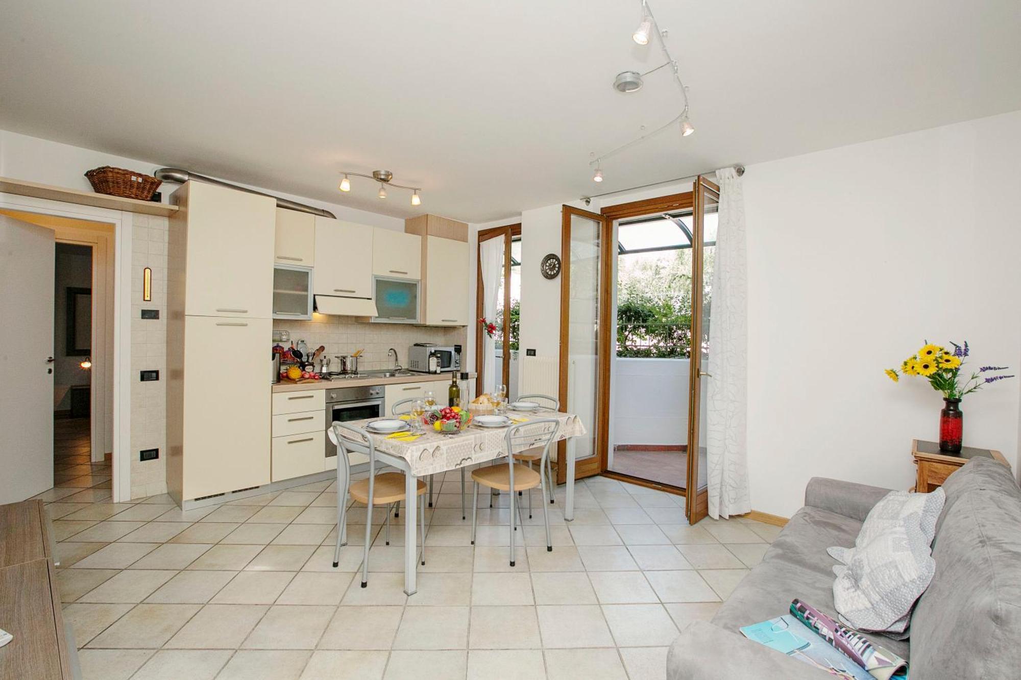 Appartamento Lara - Happy Rentals Riva del Garda Exterior foto