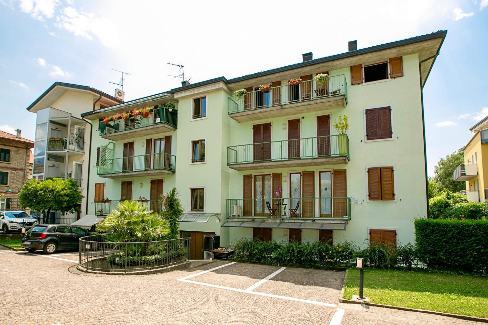 Appartamento Lara - Happy Rentals Riva del Garda Exterior foto